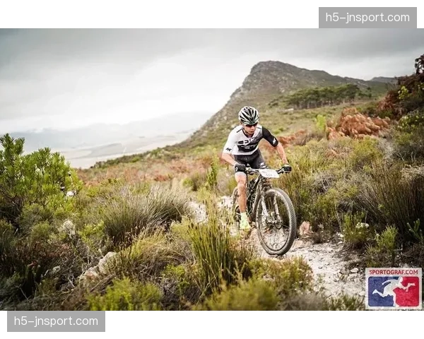 从摔车到完赛:记录一名业余车手完成Cape Epic的八天征程 从摔车到完赛:记录一名业余车手完成Cape Epic的八天征程